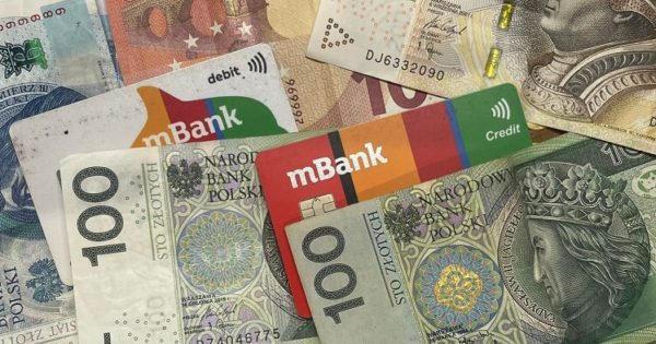 Wpłaty i wypłaty gotówki w mBanku