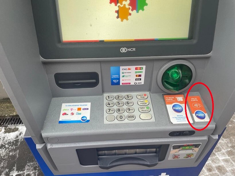 jak wypłacić, wpłacić pieniądze z bankomatu bez karty